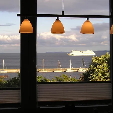 Ferienhaus Leuchtturmblick * 萨斯尼茨